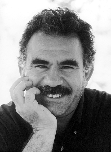 a-o-abdullah-ocalan-as-doencas-do-caos-estao-se-al-1.png